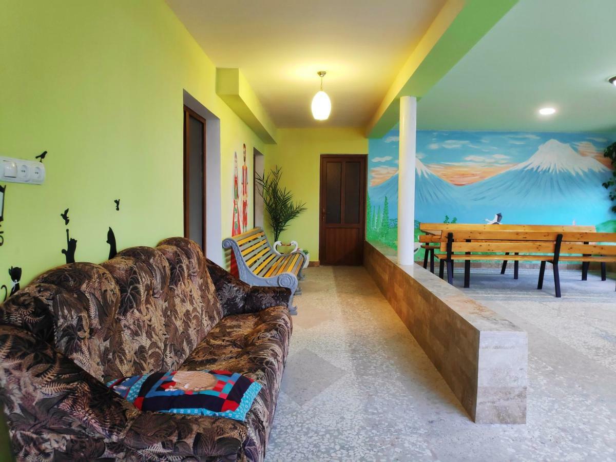 Hotel Happy House Chʼiva Exterior foto